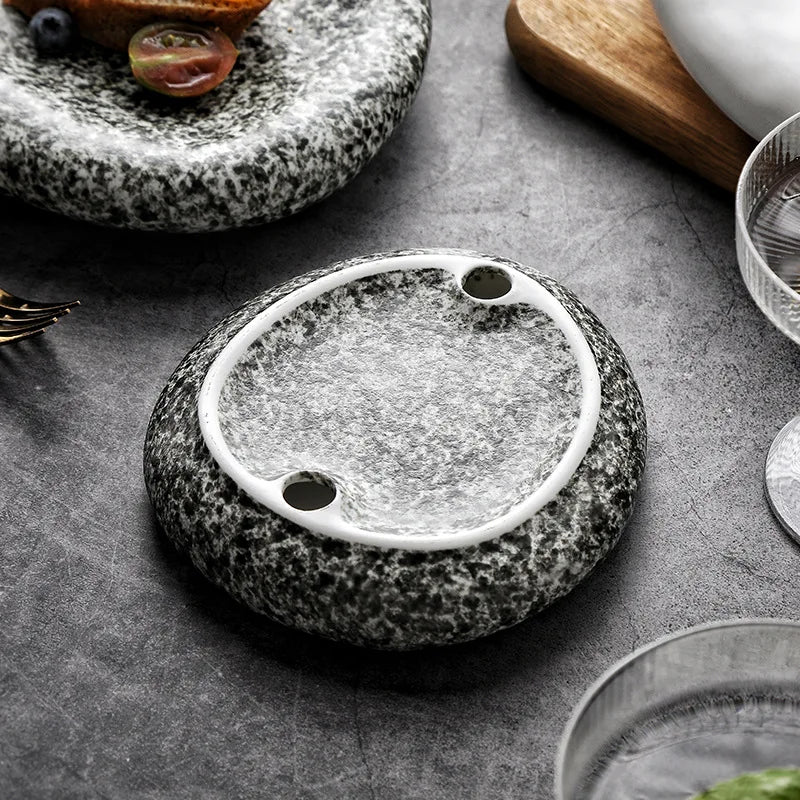 Cairn stone-pattern porcelain plate